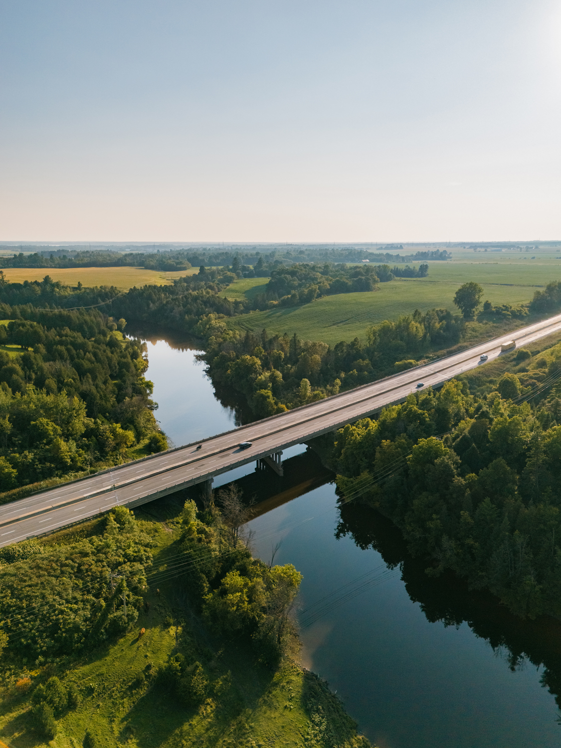 Vue aérienne de l'Autoroute 50, Saint-Andé-d'Argenteuil, Lachute, Brownsburg-Chattam, drone.